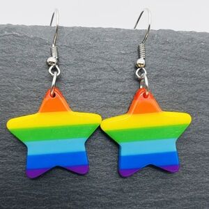 ✨3 FOR $28✨🆕️🏳️‍🌈⭐️ RAINBOW STAR SHAPED STRIPED EARRINGS⭐️🏳️‍🌈